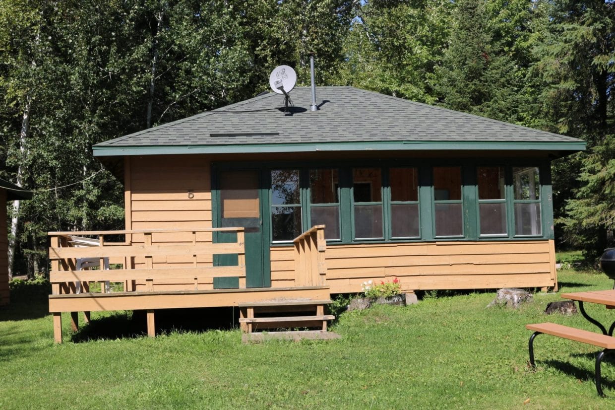 Everett Bay Lodge cabin 5