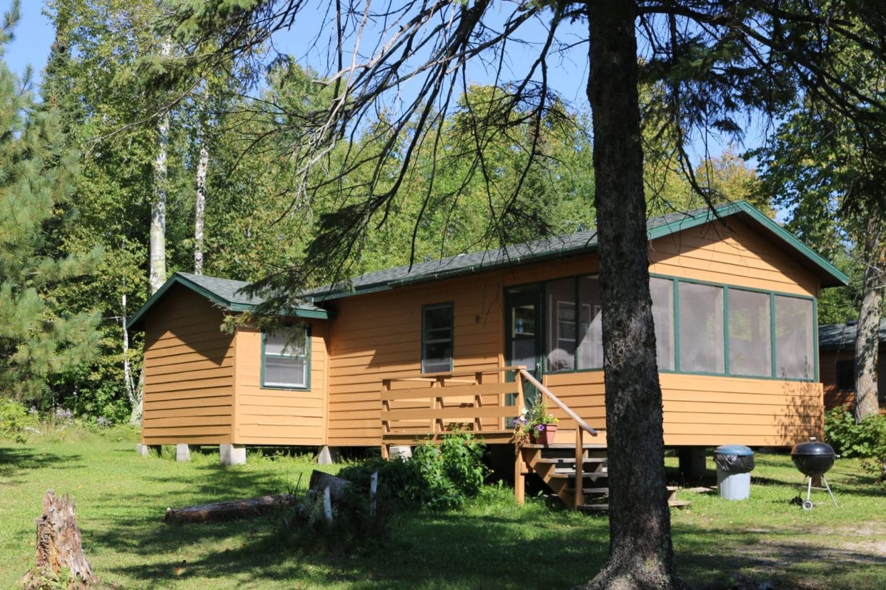Everett Bay Lodge cabin 8