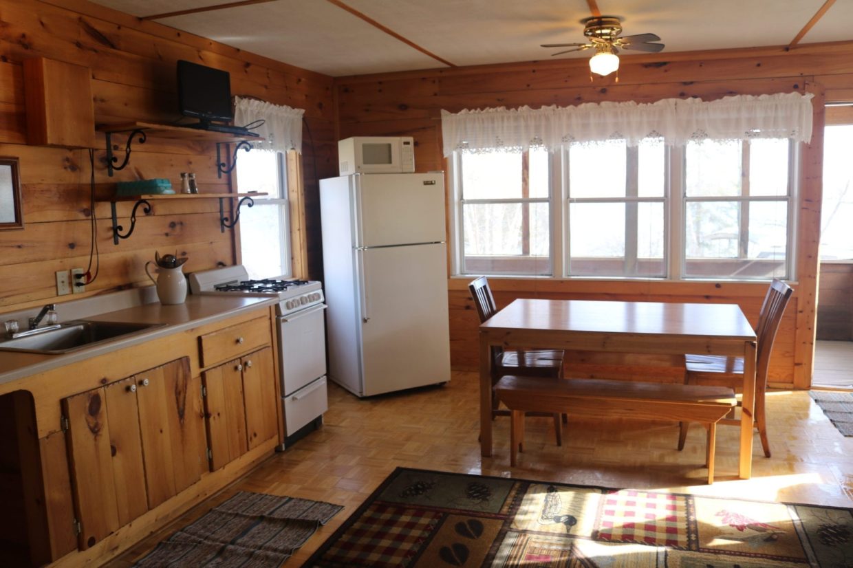 Lake Vermilion cabin kitchen